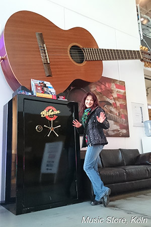 Musicstore01